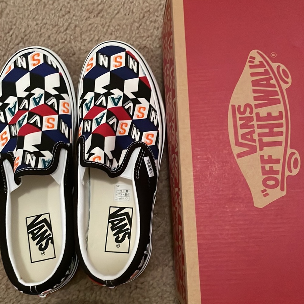 Vans - Picture 5 of 6
